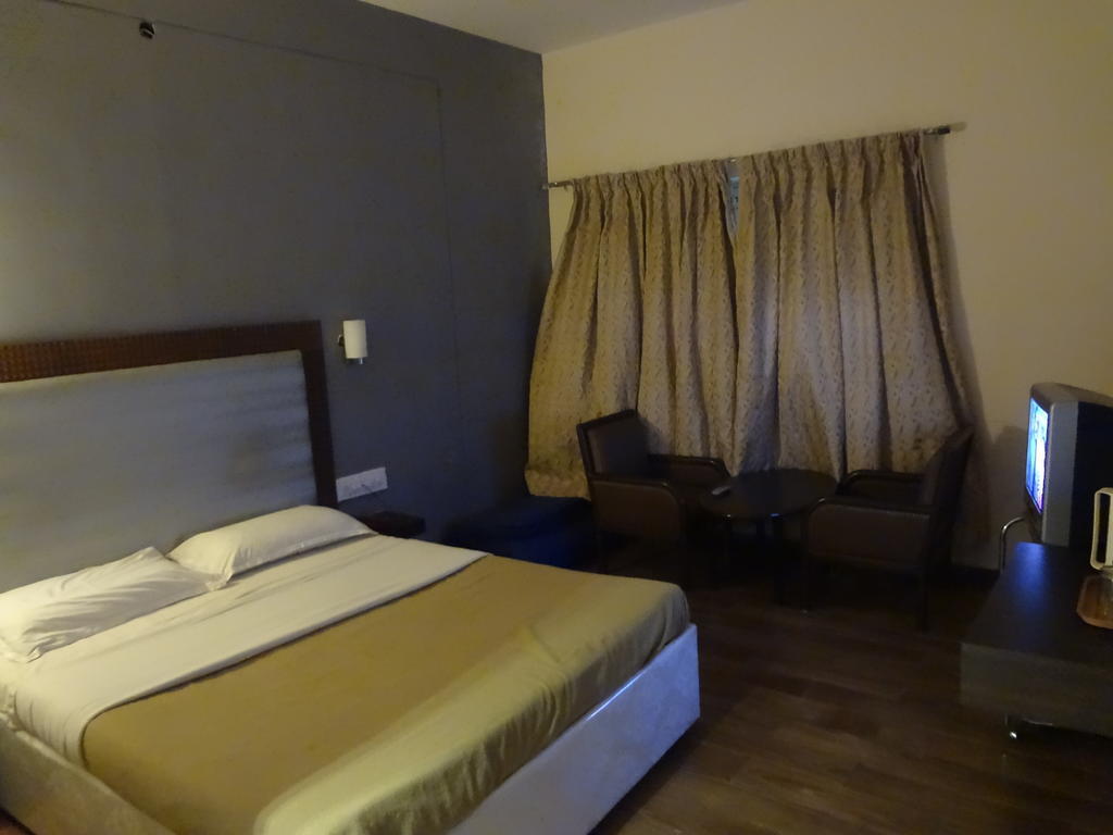 Hotel New Rajdarshan Madikeri Room photo