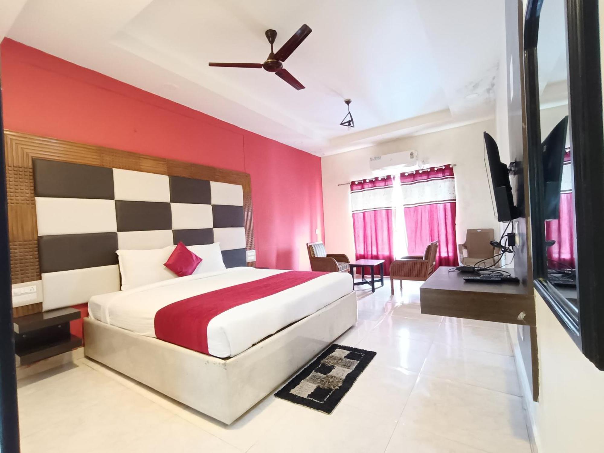 Hotel New Rajdarshan Madikeri Exterior photo