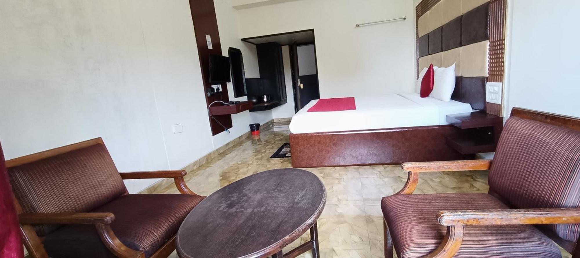 Hotel New Rajdarshan Madikeri Exterior photo