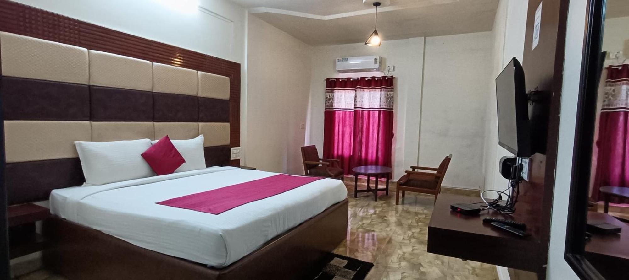 Hotel New Rajdarshan Madikeri Exterior photo