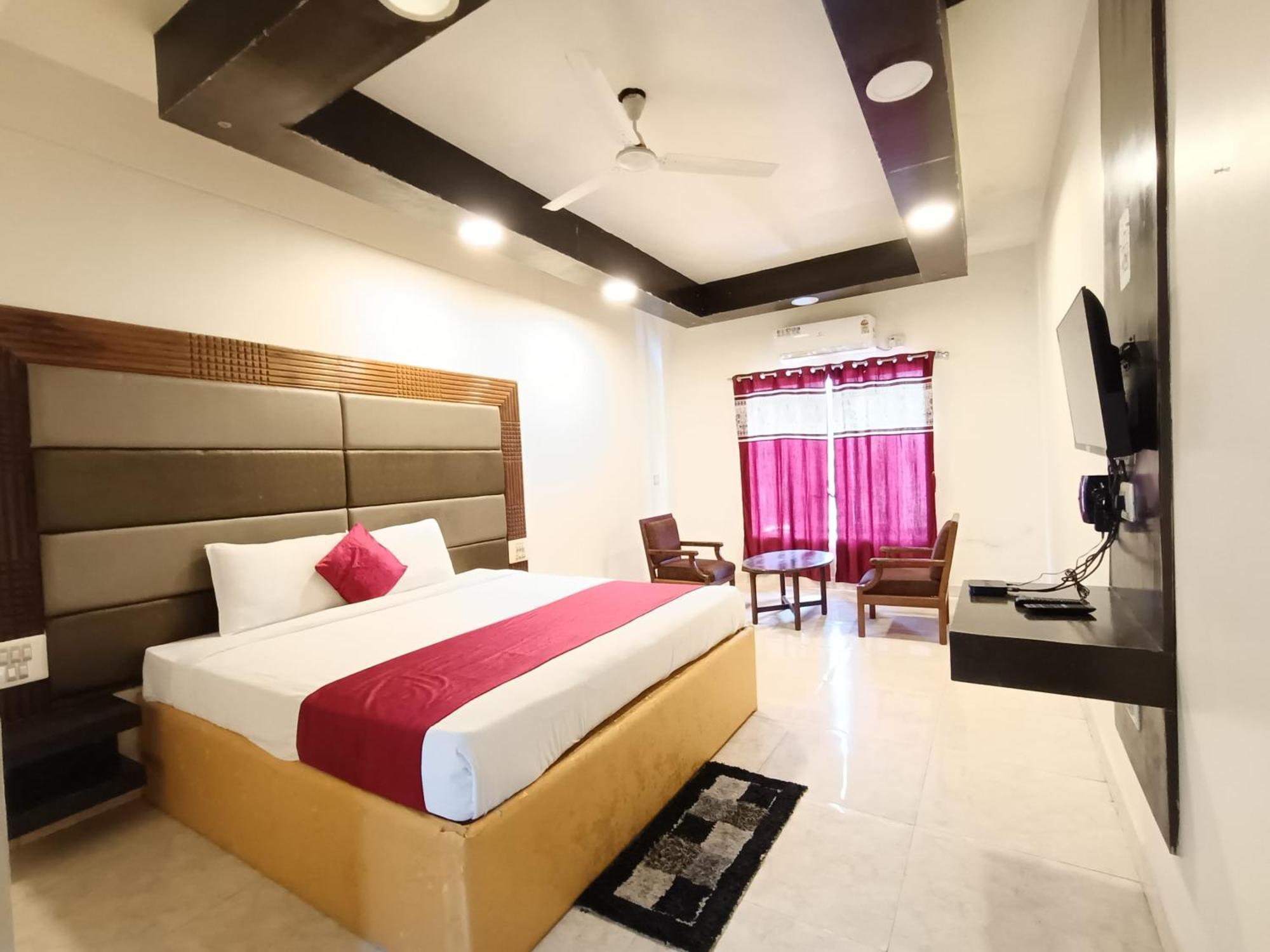 Hotel New Rajdarshan Madikeri Exterior photo