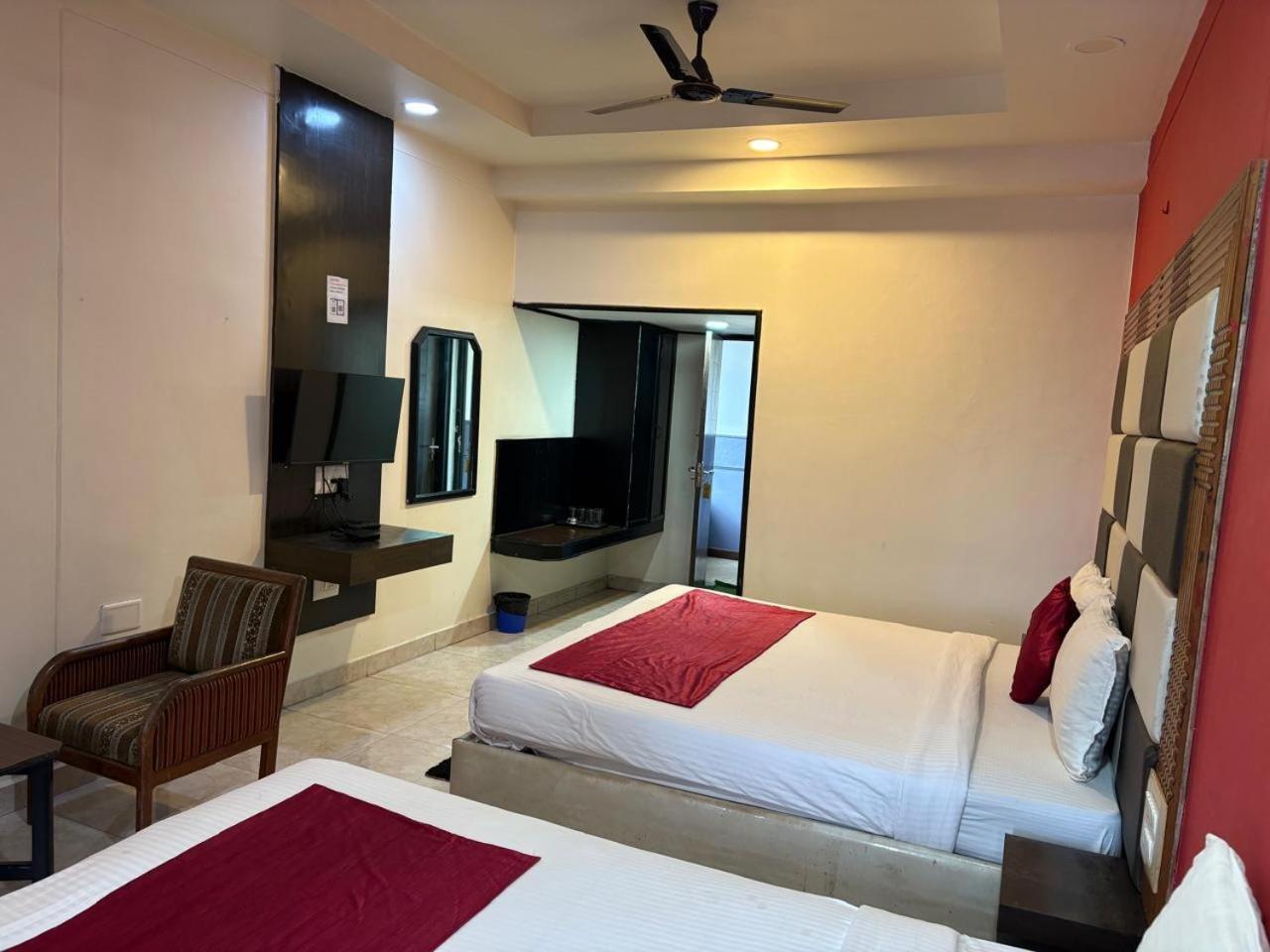 Hotel New Rajdarshan Madikeri Exterior photo