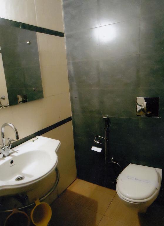 Hotel New Rajdarshan Madikeri Exterior photo