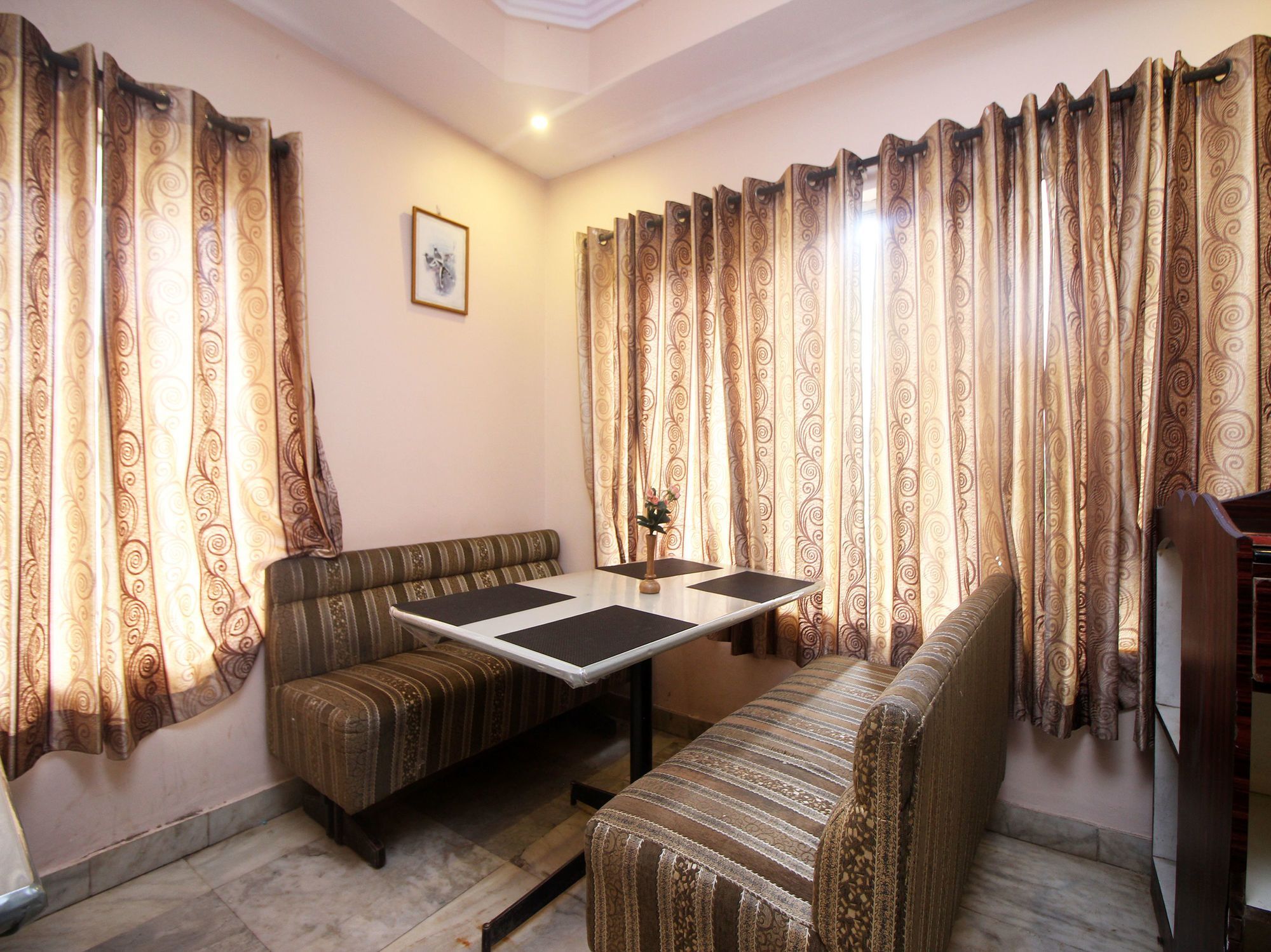 Hotel New Rajdarshan Madikeri Exterior photo